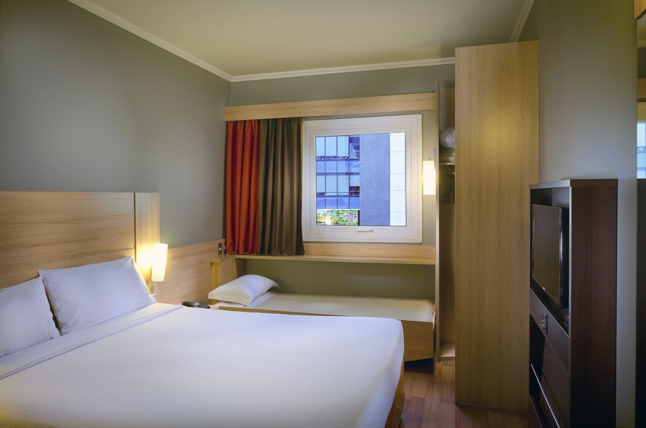 Hotel Ibis Condes 3*